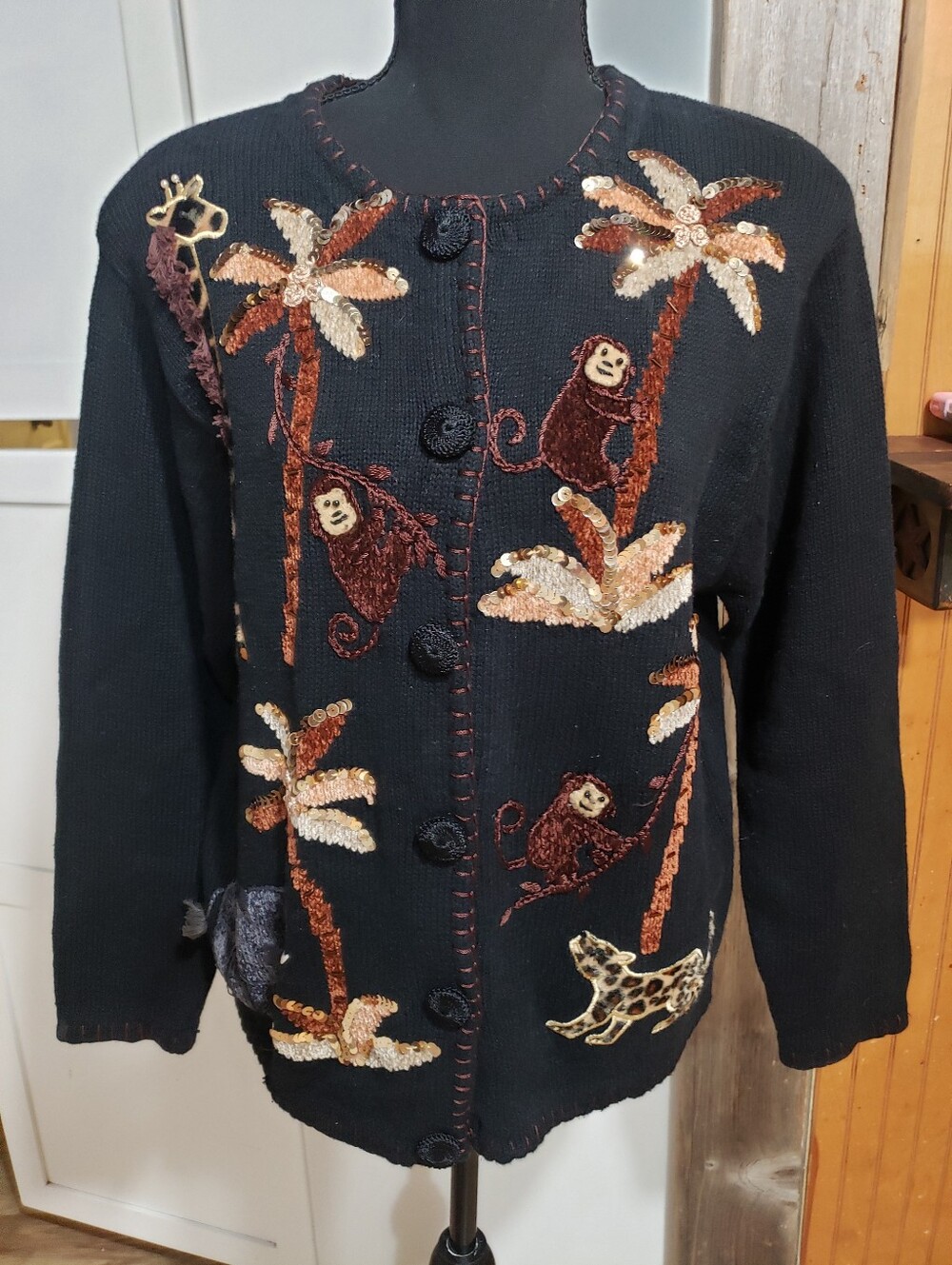 Vintage Victoria Harbour Safari Ebroidered Animals  Button Front Cardigan Med